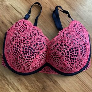 Victoria’s Secret Very Sexy Push Up Bra 32DDD